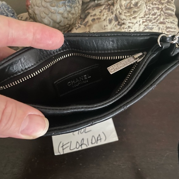 SOLD- Chanel calfskin crossbody bag - Picture 3 of 6